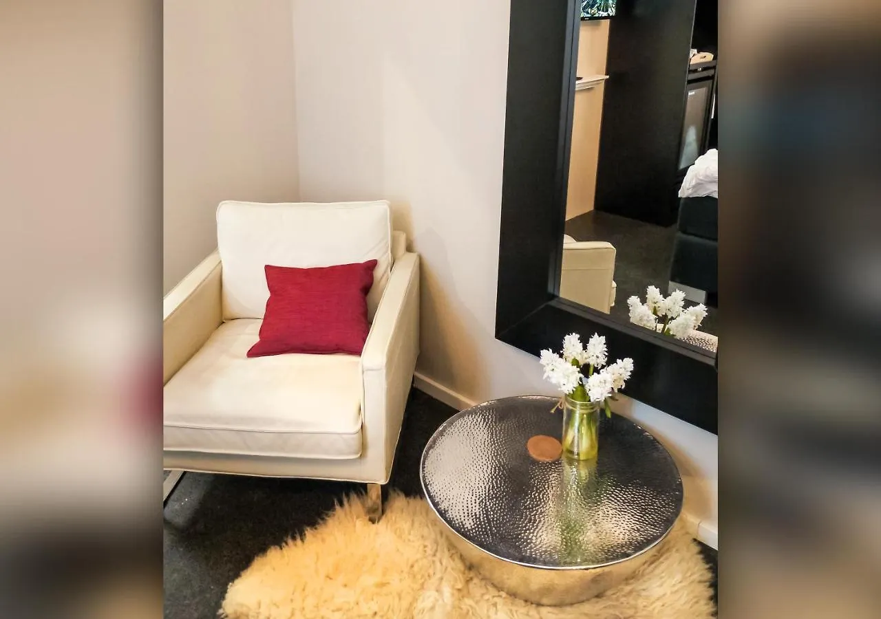 Comfort And Style In City Center With Ensuite Bathroom On Schaafenstrasse Cologne 0*,  Germany